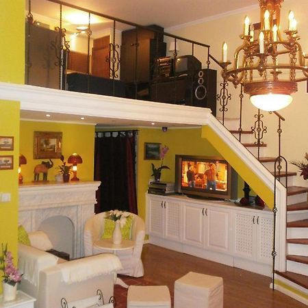 Connection Guesthouse Будапеща Екстериор снимка