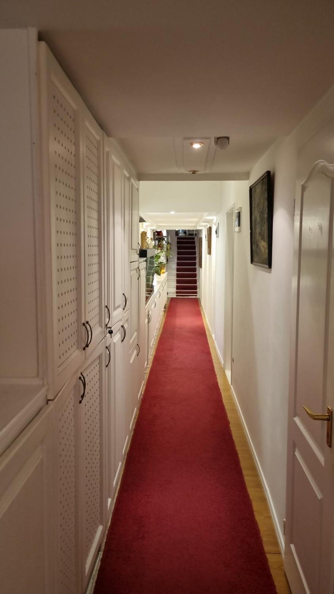 Connection Guesthouse Будапеща Екстериор снимка