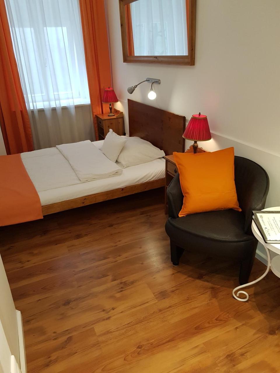 Connection Guesthouse Будапеща Екстериор снимка
