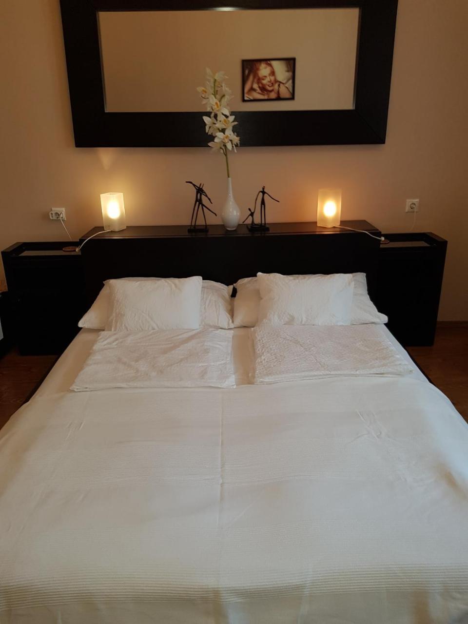 Connection Guesthouse Будапеща Екстериор снимка