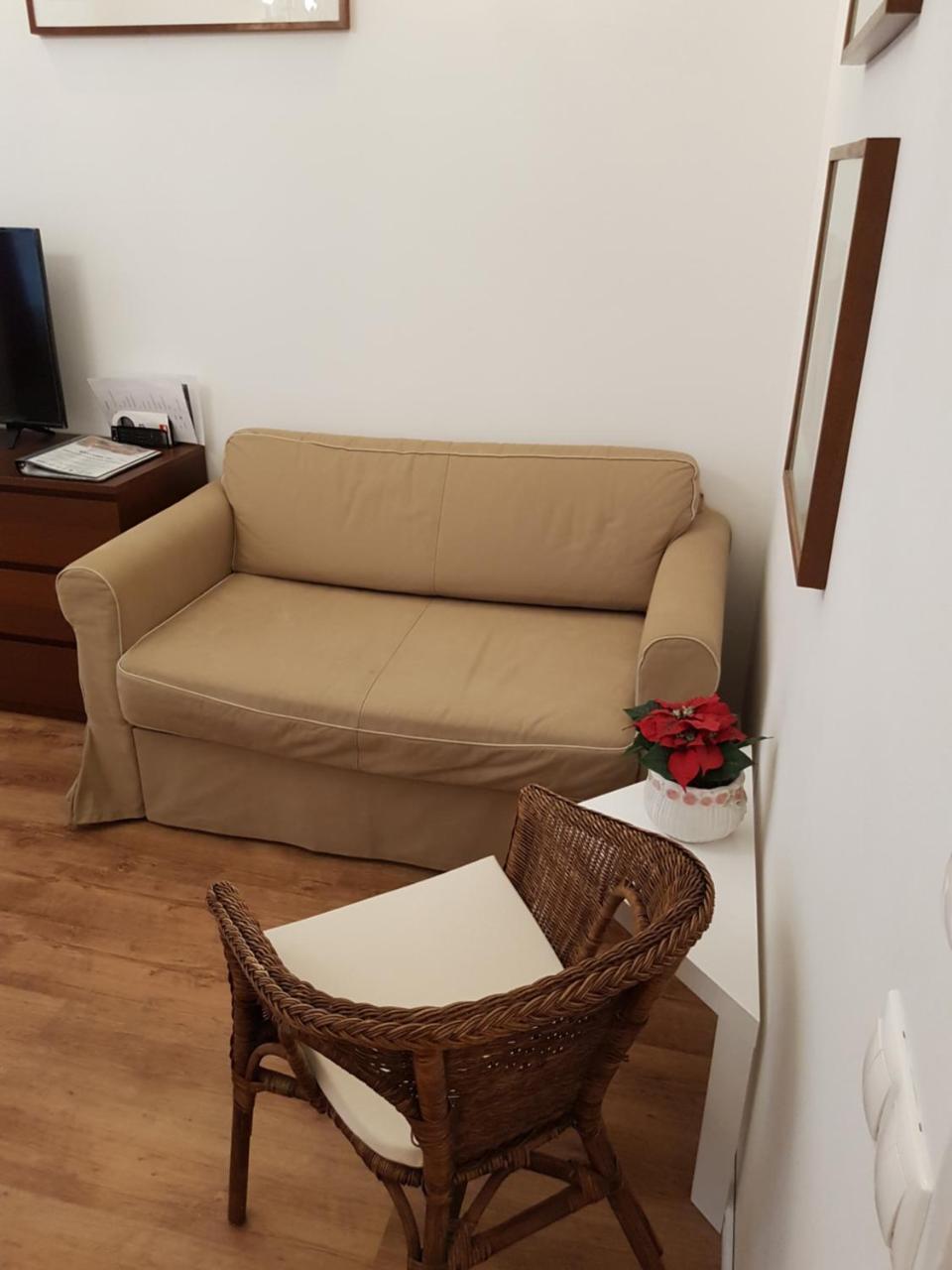 Connection Guesthouse Будапеща Екстериор снимка