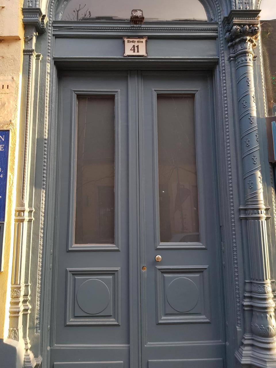 Connection Guesthouse Будапеща Екстериор снимка
